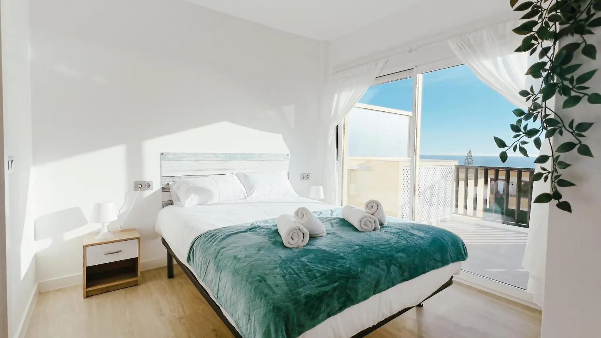 Oleholidays 345 Romana Playa Atico Vistas Al Mar Apartment Marbella