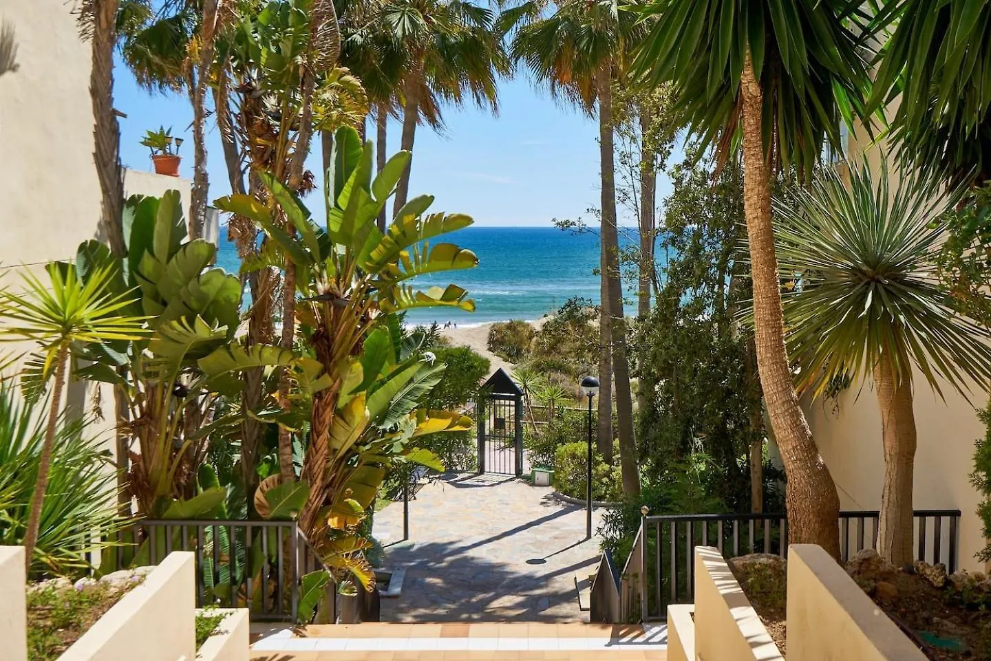 Oleholidays 345 Romana Playa Atico Vistas Al Mar location